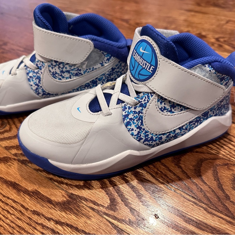 Nike girls high top basketball sneakers size 13